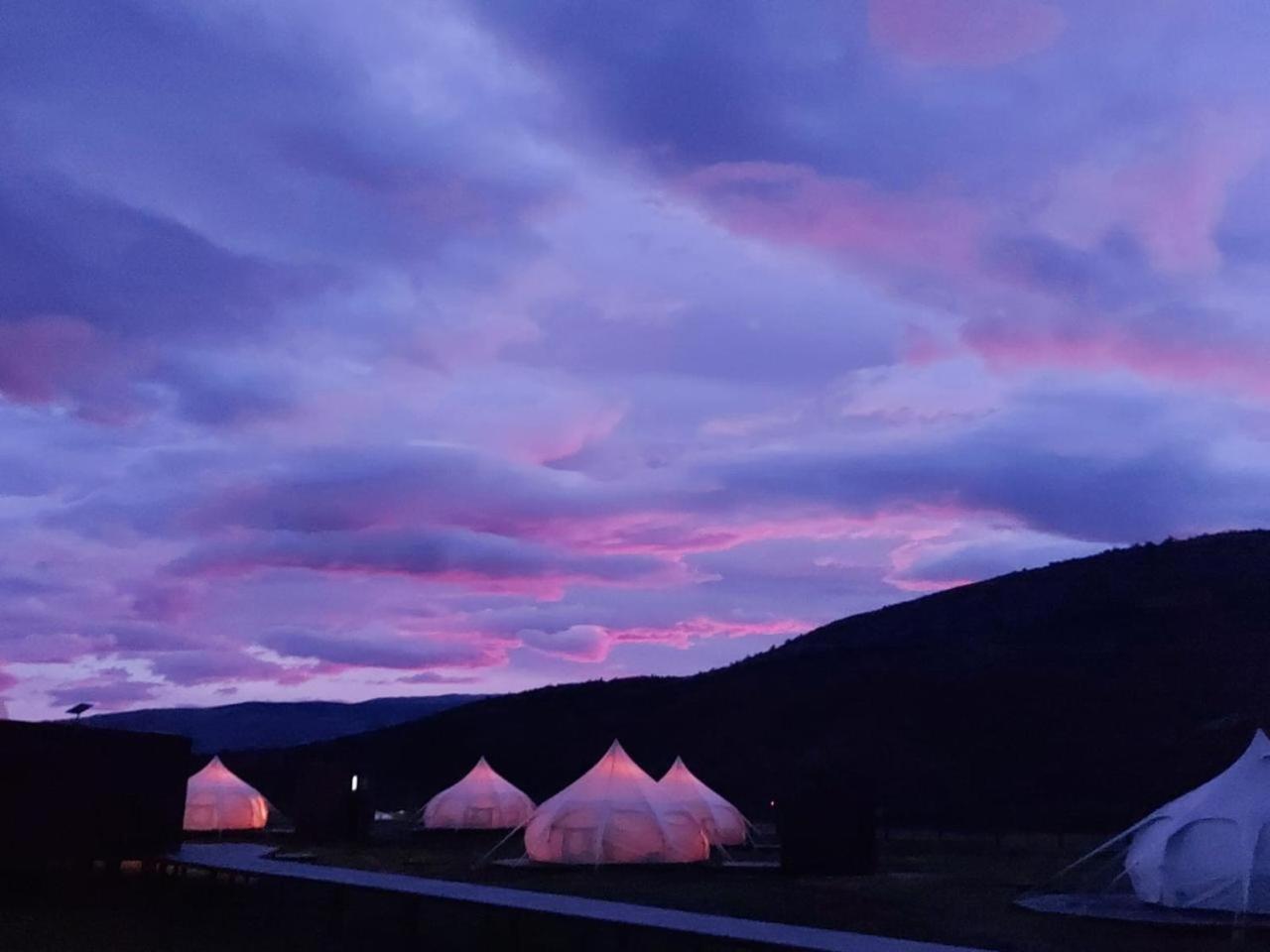 Chilenativo Riverside Camp Torres del Paine National Park ภายนอก รูปภาพ