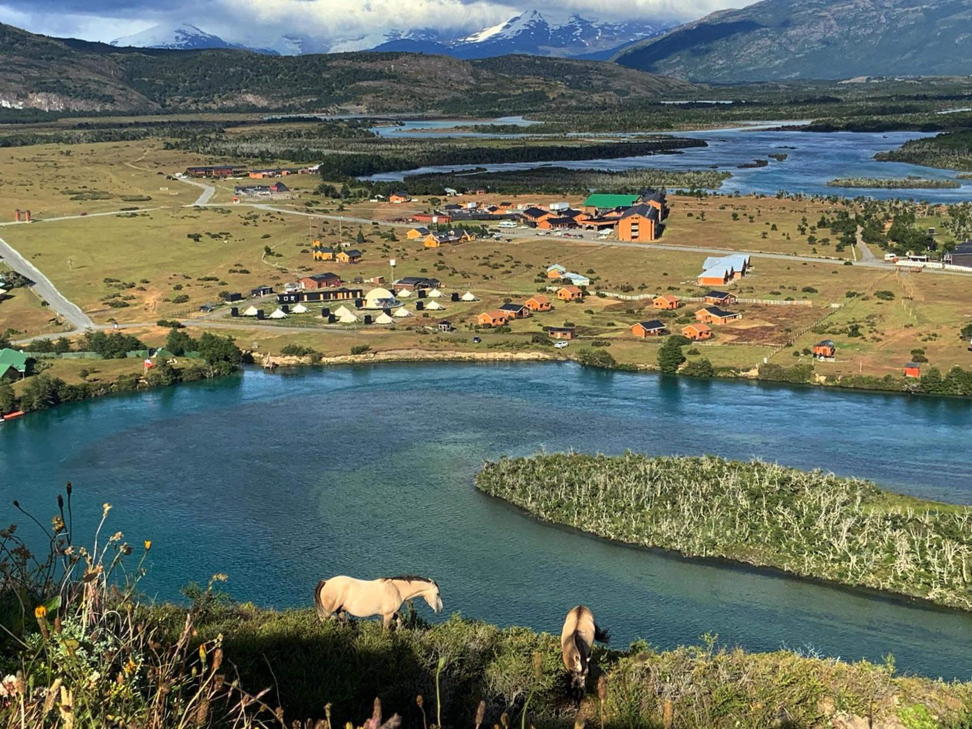 Chilenativo Riverside Camp Torres del Paine National Park ภายนอก รูปภาพ